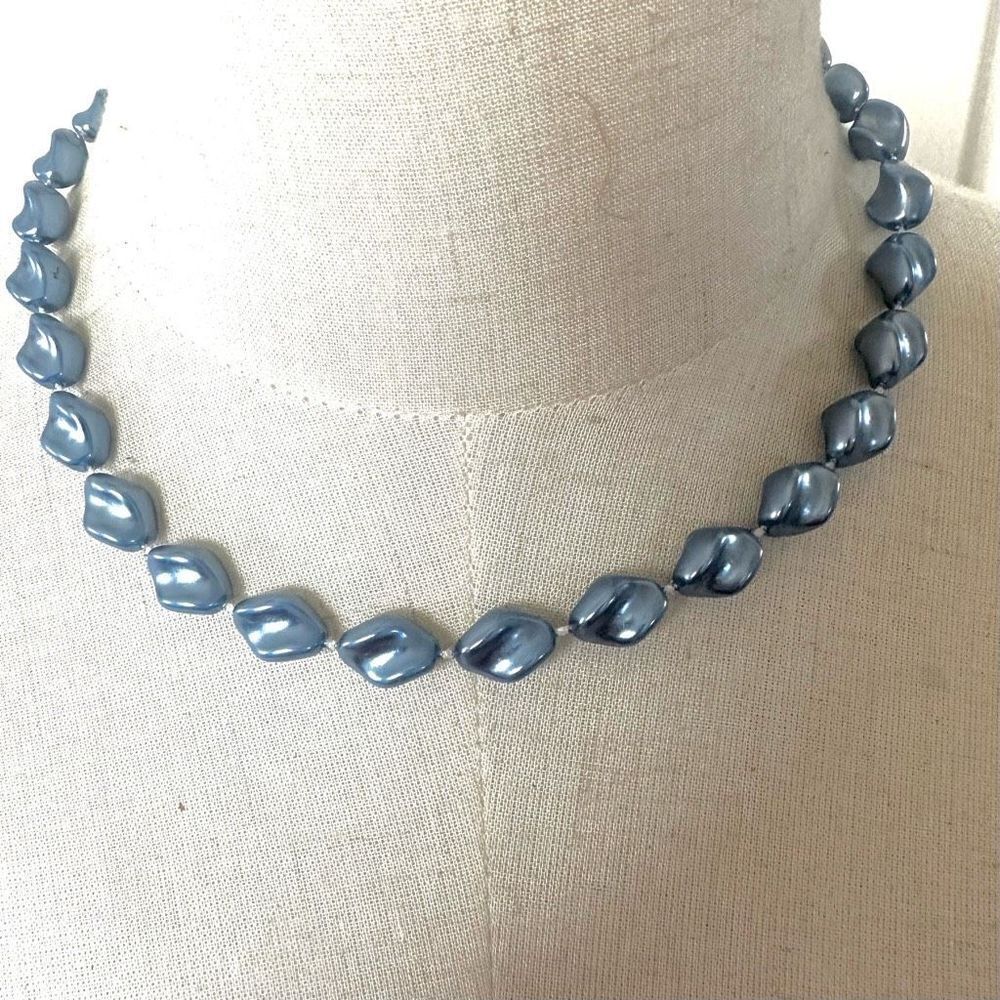 Vintage blue beaded necklace